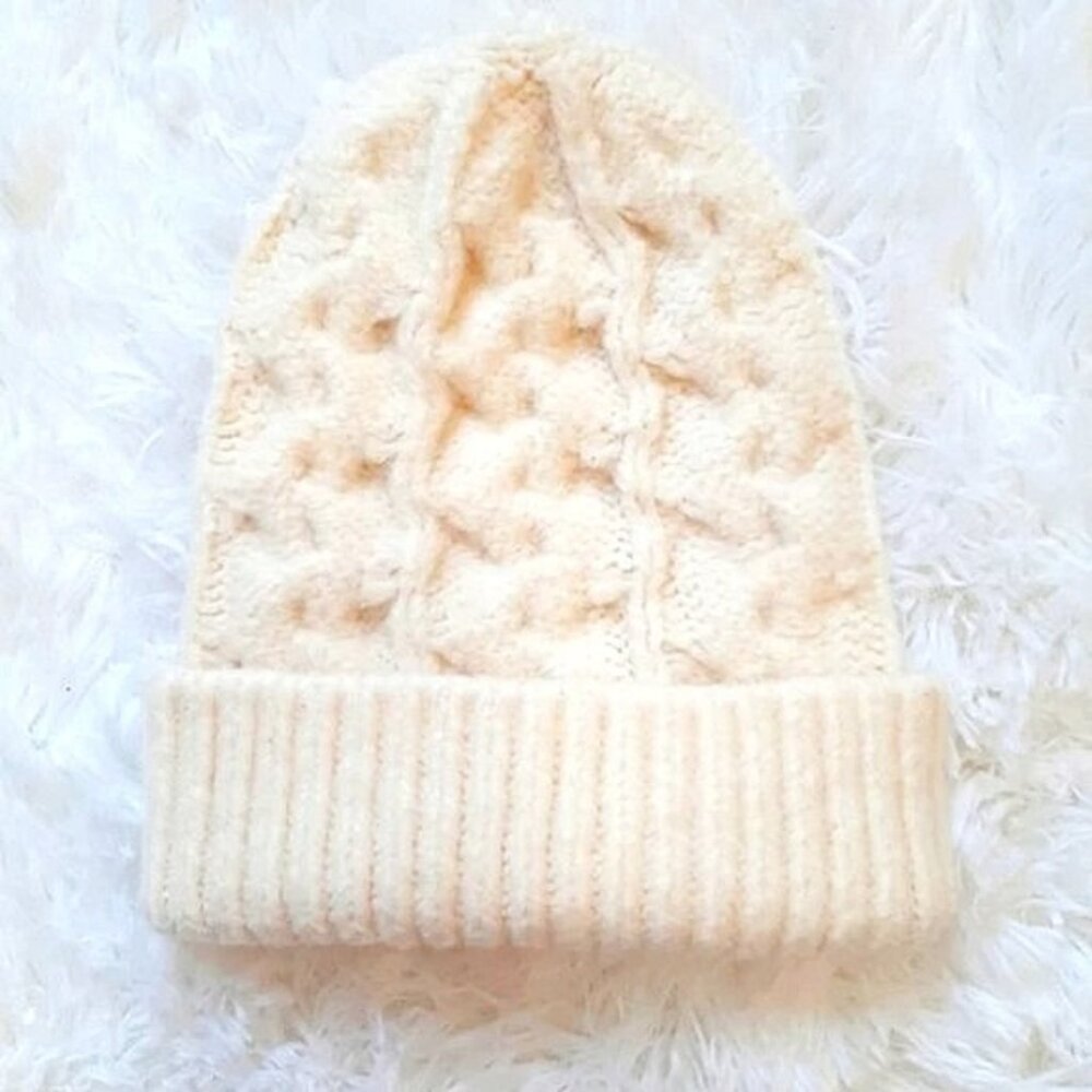 GIRL'S IVORY KNIT BEANIE TOQUE